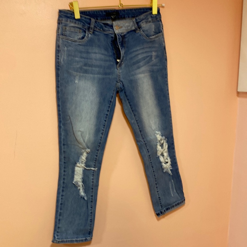 Light blue denim size 7 stretchy ripped  ankle length jeans -excellent condition